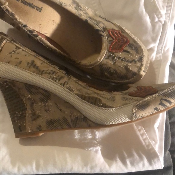 shoes - Picture 2 of 3